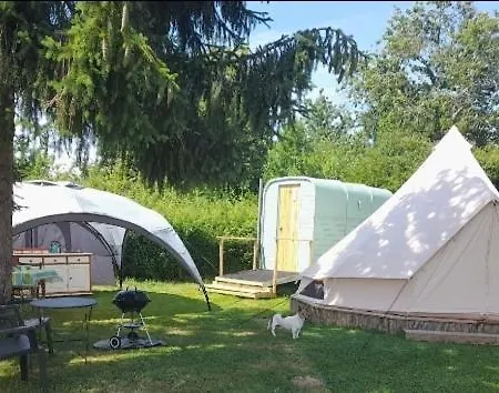 Bellevues Glamping And Mérignac