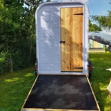 Luxe tent Bellevues Glamping And *